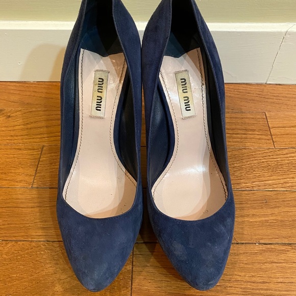 100% Authentic Miu Miu Blue Suede Pumps - 37 - Picture 2 of 7